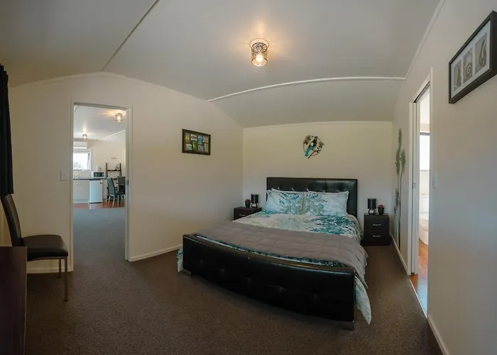 Te Awa Cottages